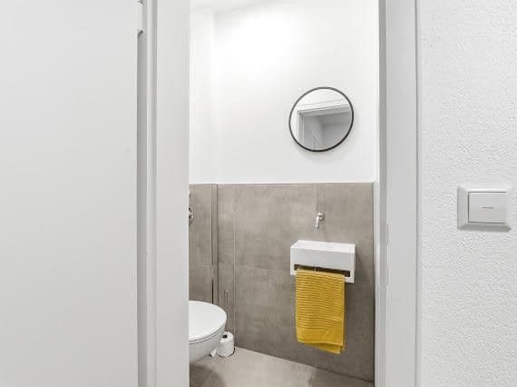 Prenájom bytu 3-izbový 78 m², Obertürkheim, Bádensko-Wurttembersko Prenájom bytu 3-izbový 78 m², Obertürkheim, Bádensko-Wurttembersko