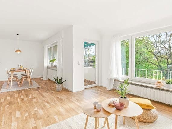 Prenájom bytu 3-izbový 78 m², Obertürkheim, Bádensko-Wurttembersko Prenájom bytu 3-izbový 78 m², Obertürkheim, Bádensko-Wurttembersko