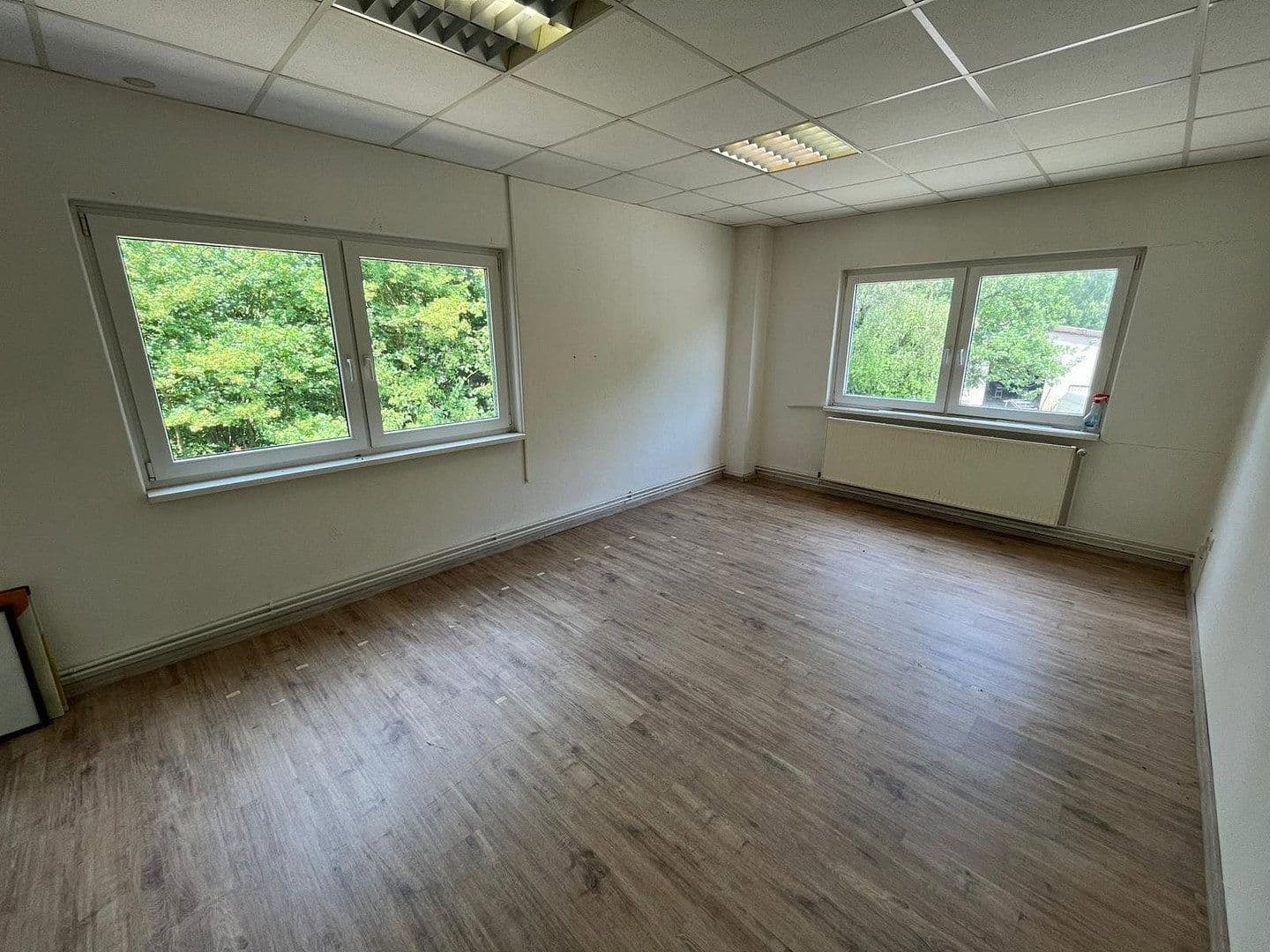Prenájom nebytového priestoru 6.000 m², Beckebohnen 11, Liebenau, Dolné Sasko Prenájom nebytového priestoru 6.000 m², Beckebohnen 11, Liebenau, Dolné Sasko