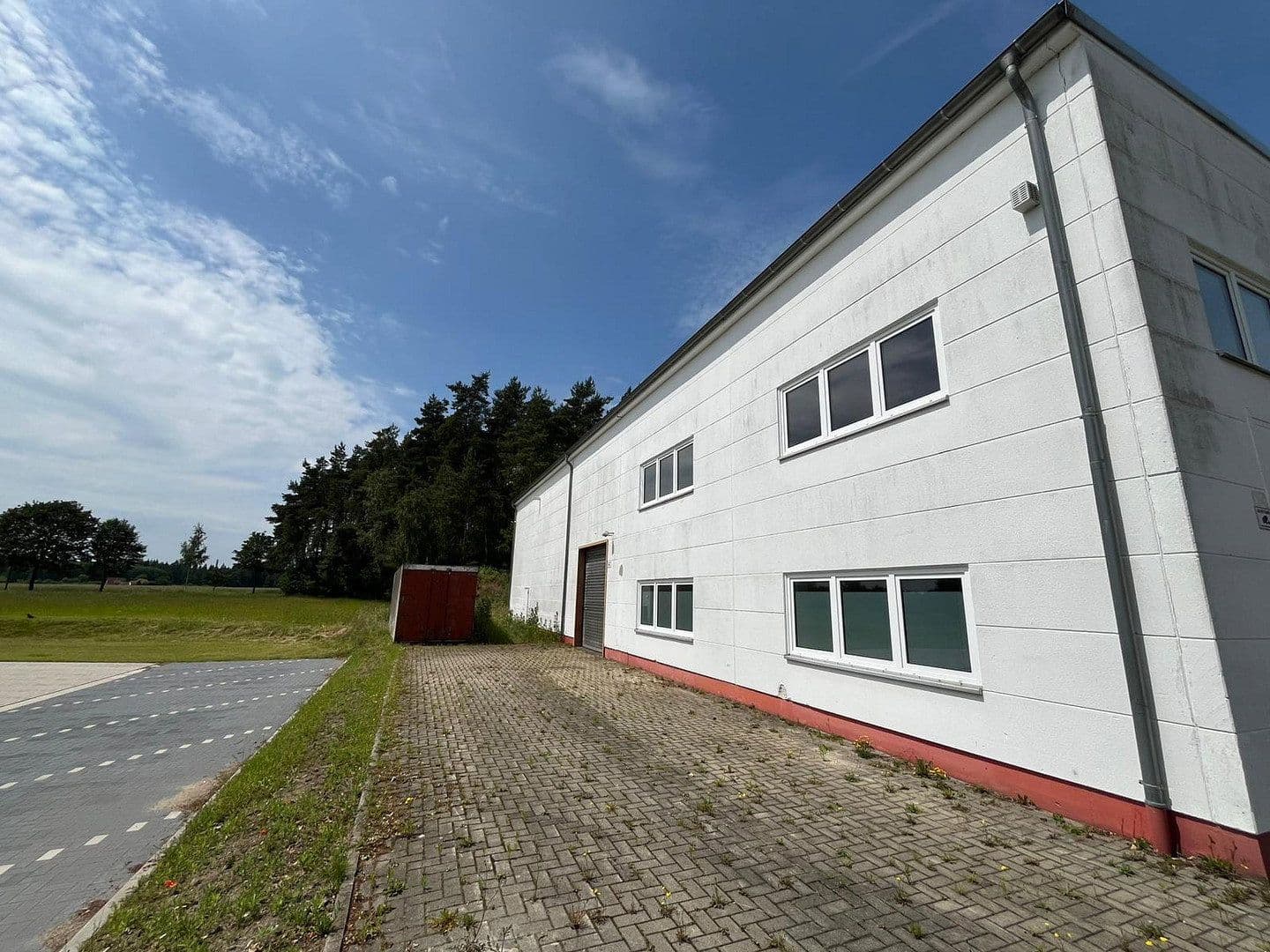 Prenájom nebytového priestoru 6.000 m², Beckebohnen 11, Liebenau, Dolné Sasko Prenájom nebytového priestoru 6.000 m², Beckebohnen 11, Liebenau, Dolné Sasko