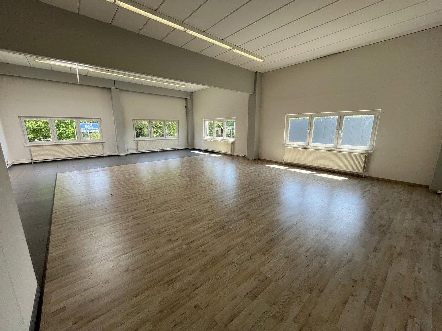 Prenájom nebytového priestoru 6.000 m², Beckebohnen 11, Liebenau, Dolné Sasko Prenájom nebytového priestoru 6.000 m², Beckebohnen 11, Liebenau, Dolné Sasko