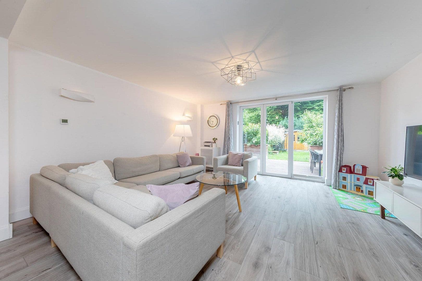 Predaj domu 89 m², pozemek 344 m², Hamburg, Hamburg Predaj domu 89 m², pozemek 344 m², Hamburg, Hamburg