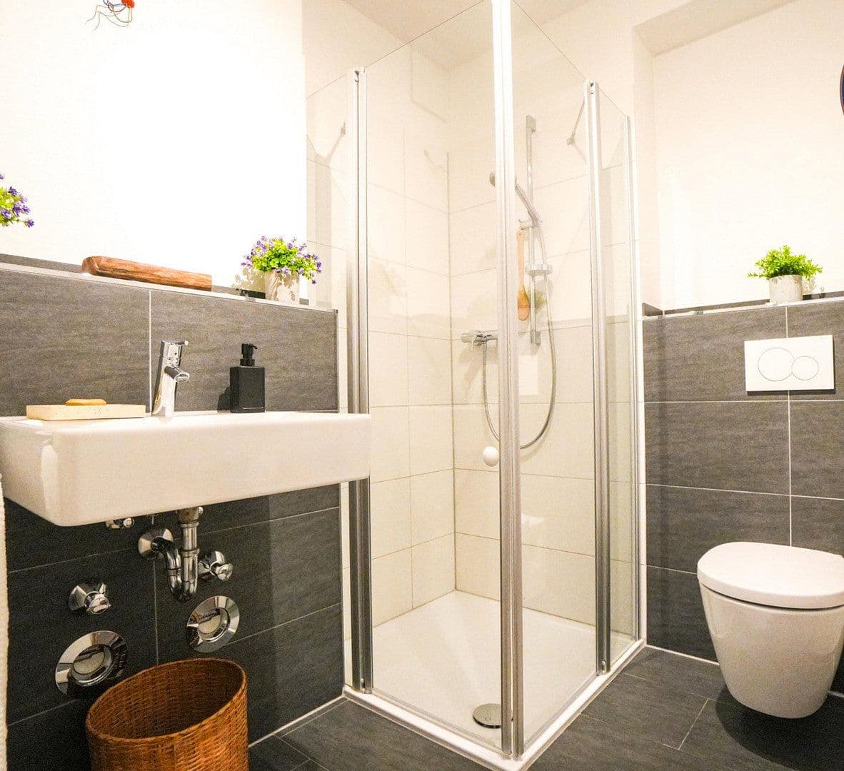 Prenájom bytu 2-izbový 62 m², Godesberger Allee 106a, Bonn, Severné Porýnie - Westfálsko Prenájom bytu 2-izbový 62 m², Godesberger Allee 106a, Bonn, Severné Porýnie - Westfálsko
