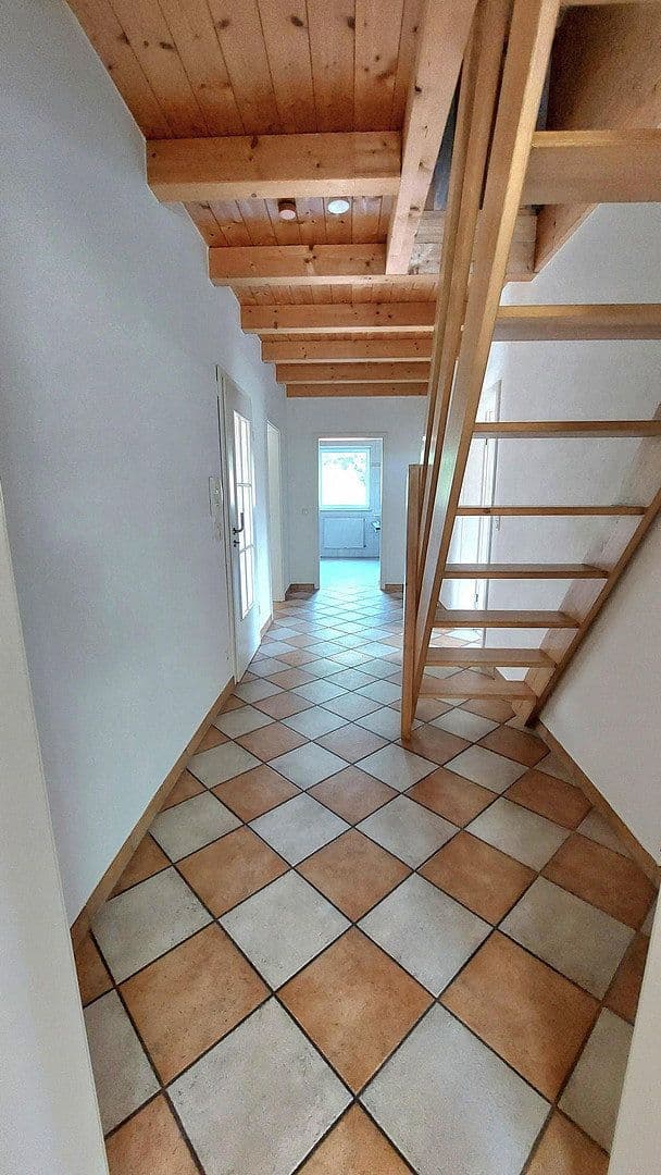 Prenájom bytu 4-izbový 150 m², Schweitenkirchen OT Geisenhausen, Bavorsko Prenájom bytu 4-izbový 150 m², Schweitenkirchen OT Geisenhausen, Bavorsko