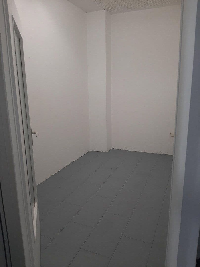Prenájom nebytového priestoru 350 m², Bochum, Severné Porýnie - Westfálsko Prenájom nebytového priestoru 350 m², Bochum, Severné Porýnie - Westfálsko