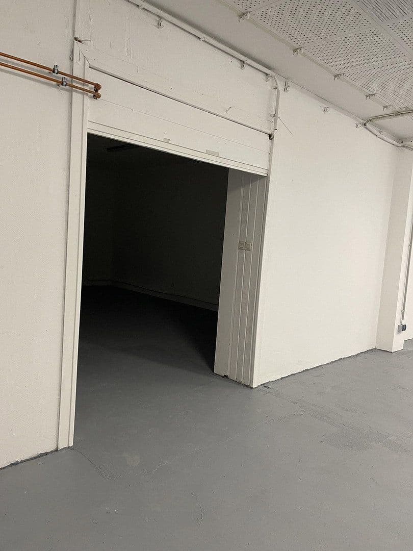 Prenájom nebytového priestoru 350 m², Bochum, Severné Porýnie - Westfálsko Prenájom nebytového priestoru 350 m², Bochum, Severné Porýnie - Westfálsko