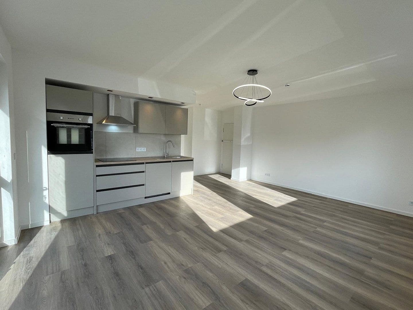 Prenájom bytu 2-izbový 56 m², Taunusstraße 7, Kerpen, Severné Porýnie - Westfálsko Prenájom bytu 2-izbový 56 m², Taunusstraße 7, Kerpen, Severné Porýnie - Westfálsko