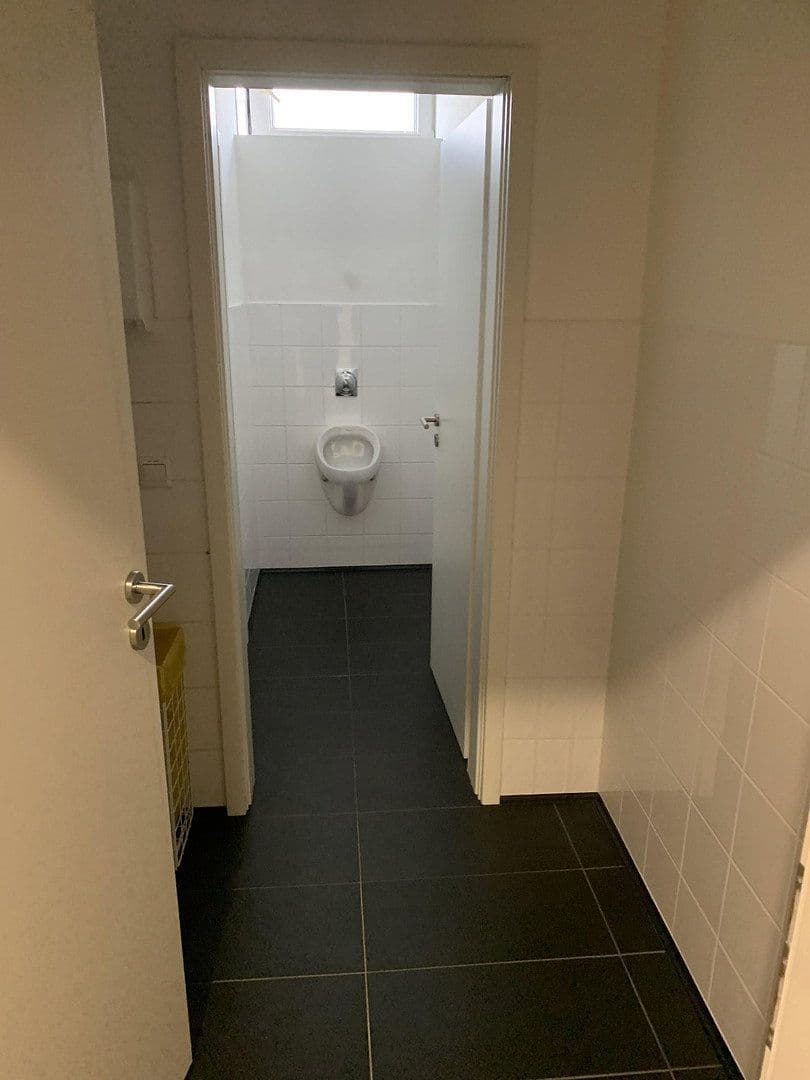 Prenájom kancelárie 297 m², Fürther Straße 228, Nürnberg, Bavorsko Prenájom kancelárie 297 m², Fürther Straße 228, Nürnberg, Bavorsko