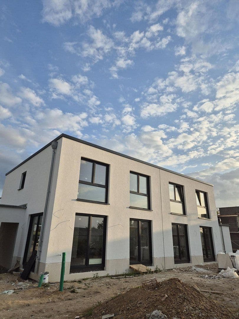 Prenájom domu 130 m², pozemek 400 m², Große Straße 43, Gehrden, Dolné Sasko Prenájom domu 130 m², pozemek 400 m², Große Straße 43, Gehrden, Dolné Sasko