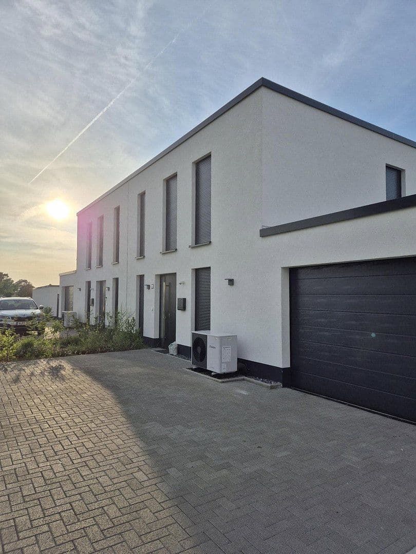 Prenájom domu 130 m², pozemek 400 m², Große Straße 43, Gehrden, Dolné Sasko Prenájom domu 130 m², pozemek 400 m², Große Straße 43, Gehrden, Dolné Sasko