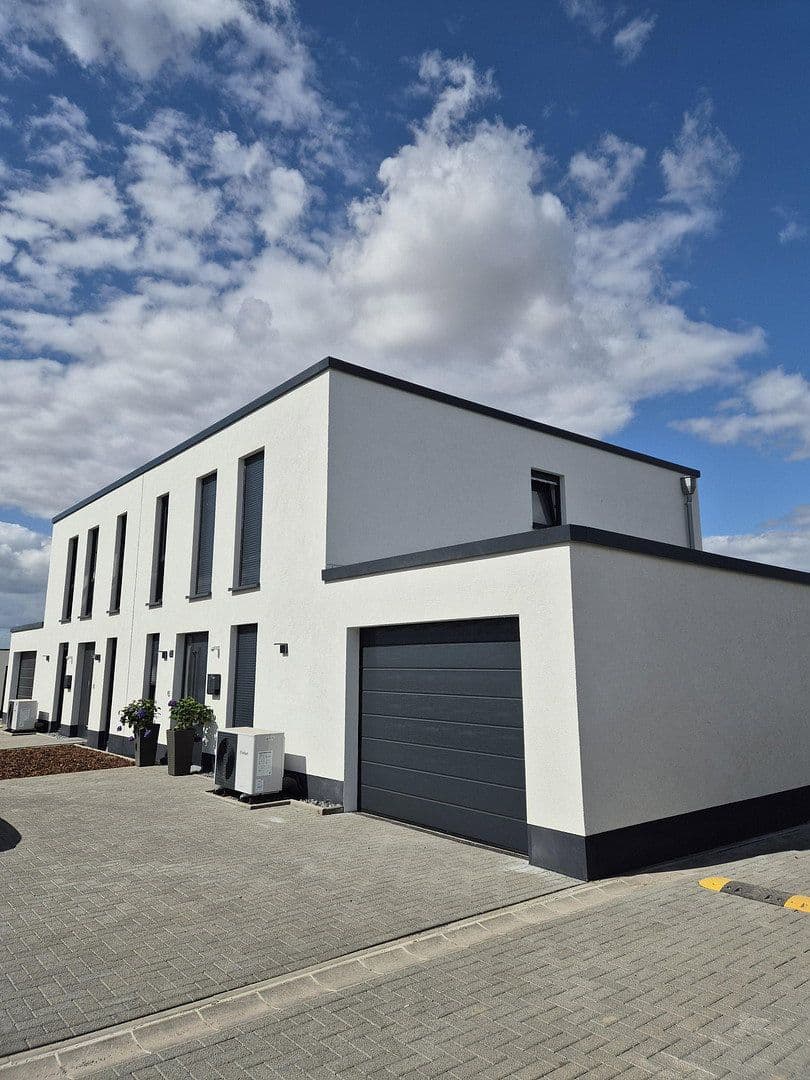 Prenájom domu 130 m², pozemek 400 m², Große Straße 43, Gehrden, Dolné Sasko Prenájom domu 130 m², pozemek 400 m², Große Straße 43, Gehrden, Dolné Sasko