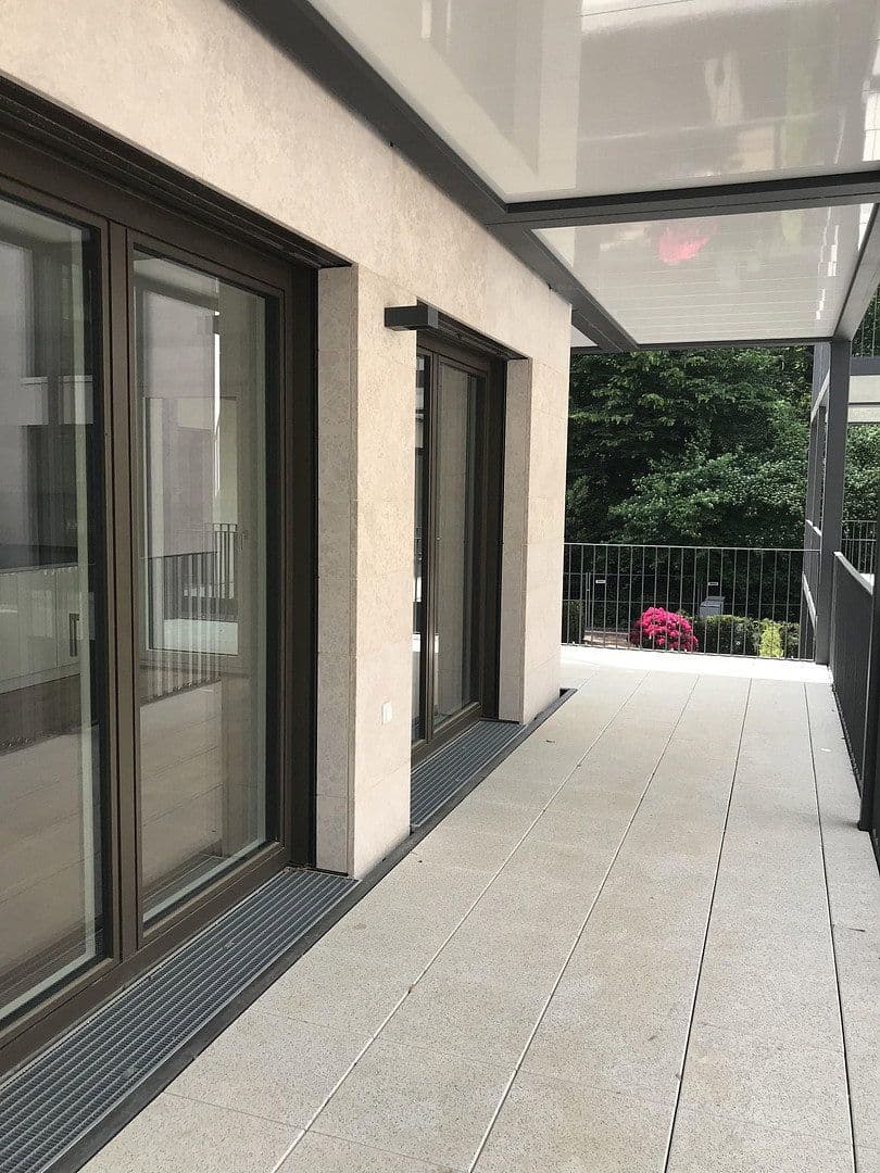 Prenájom bytu 4-izbový 146 m², Dreieich, Hesensko Prenájom bytu 4-izbový 146 m², Dreieich, Hesensko