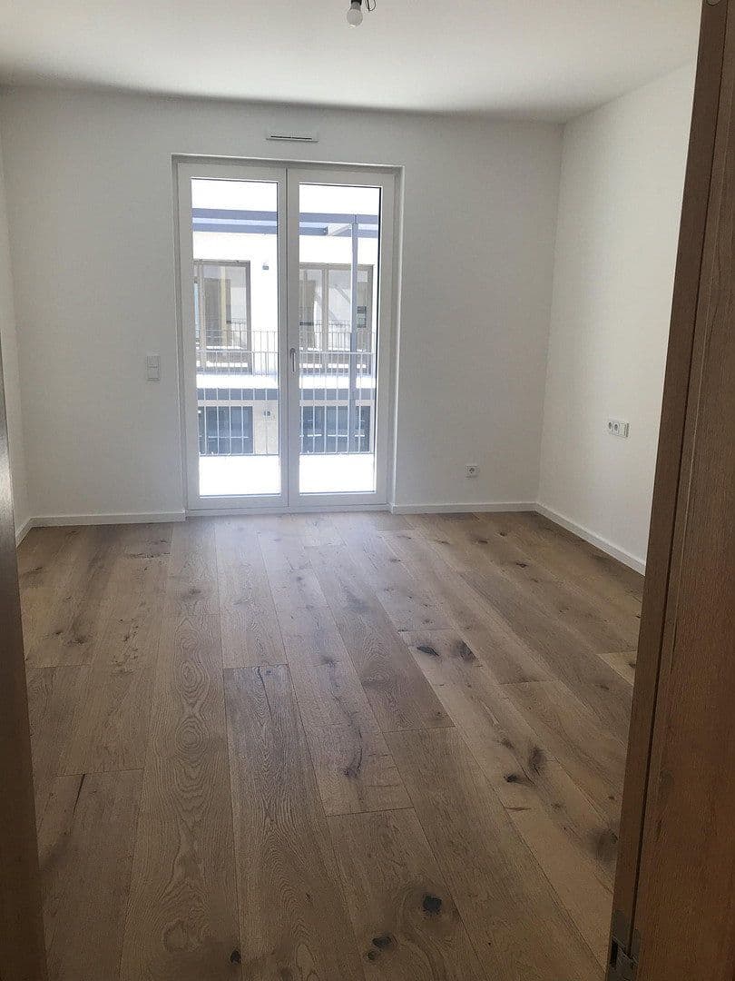 Prenájom bytu 4-izbový 146 m², Dreieich, Hesensko Prenájom bytu 4-izbový 146 m², Dreieich, Hesensko