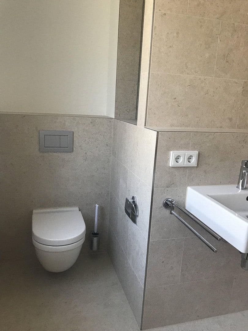 Prenájom bytu 4-izbový 146 m², Dreieich, Hesensko Prenájom bytu 4-izbový 146 m², Dreieich, Hesensko