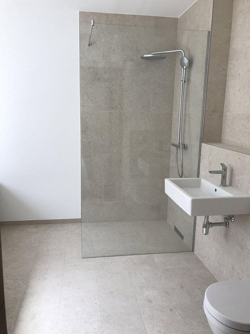 Prenájom bytu 4-izbový 146 m², Dreieich, Hesensko Prenájom bytu 4-izbový 146 m², Dreieich, Hesensko