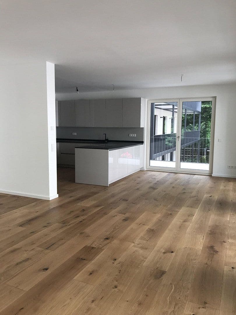 Prenájom bytu 4-izbový 146 m², Dreieich, Hesensko Prenájom bytu 4-izbový 146 m², Dreieich, Hesensko