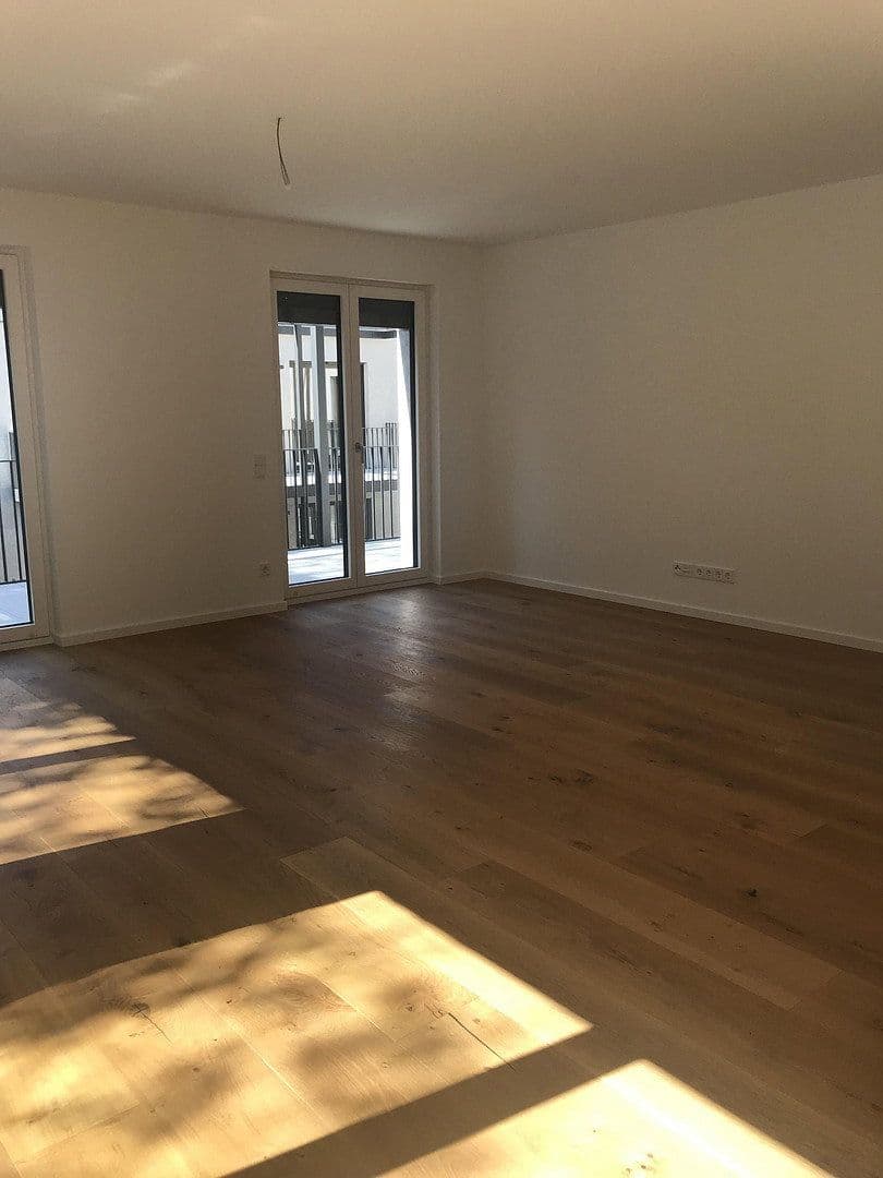 Prenájom bytu 4-izbový 146 m², Dreieich, Hesensko Prenájom bytu 4-izbový 146 m², Dreieich, Hesensko