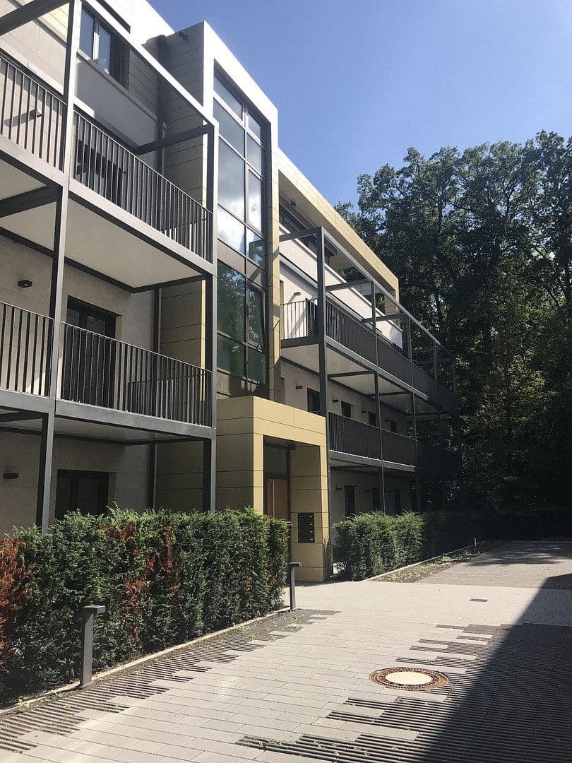 Prenájom bytu 4-izbový 146 m², Dreieich, Hesensko Prenájom bytu 4-izbový 146 m², Dreieich, Hesensko
