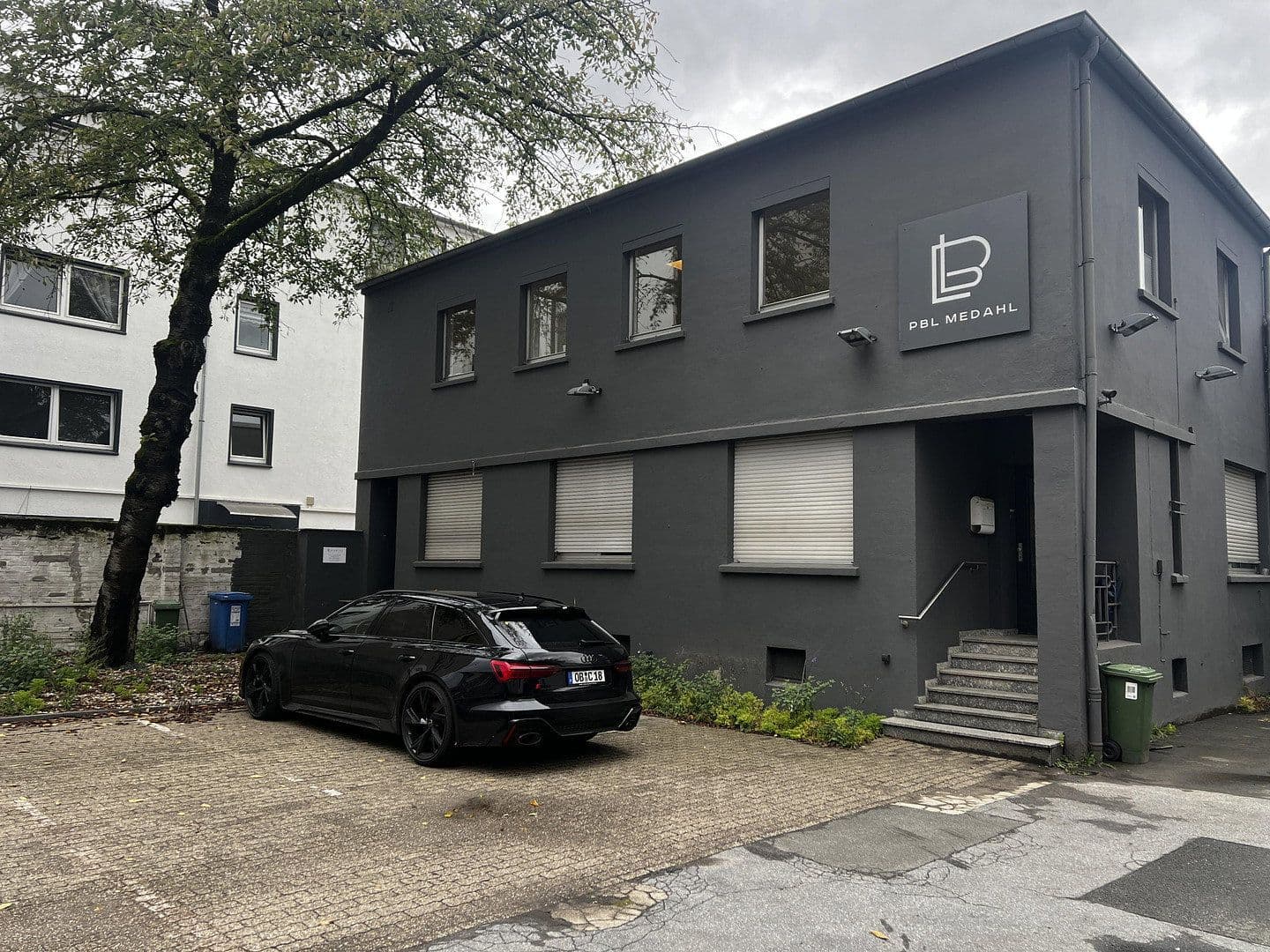 Prenájom bytu 2-izbový 88 m², Hermann-Albertz-Str.188, Oberhausen, Severné Porýnie - Westfálsko Prenájom bytu 2-izbový 88 m², Hermann-Albertz-Str.188, Oberhausen, Severné Porýnie - Westfálsko