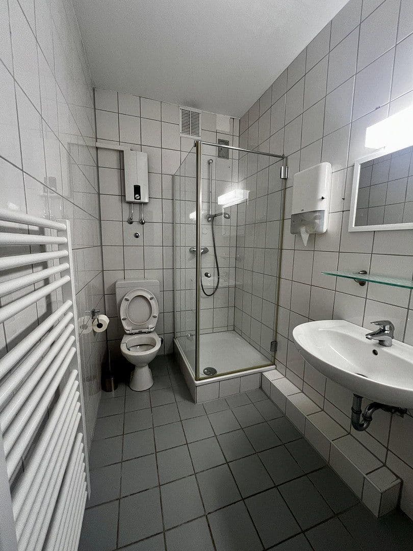 Prenájom kancelárie 88 m², Hermann-Albertz-Str.188, Oberhausen, Severné Porýnie - Westfálsko Prenájom kancelárie 88 m², Hermann-Albertz-Str.188, Oberhausen, Severné Porýnie - Westfálsko