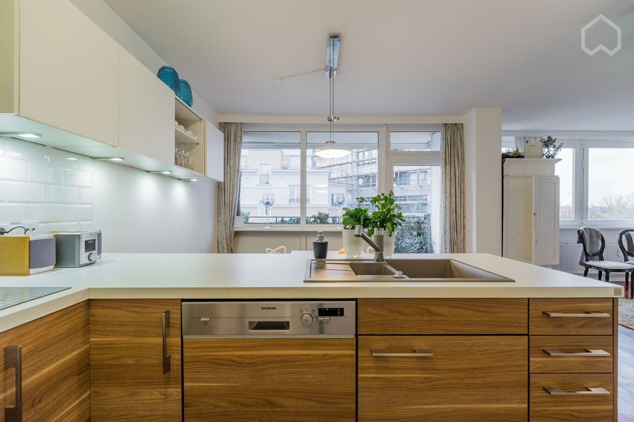 Predaj bytu 2-izbový 80 m², Karlsruhe Straße / Kurfürstendamm, Berlin, Berlín Predaj bytu 2-izbový 80 m², Karlsruhe Straße / Kurfürstendamm, Berlin, Berlín