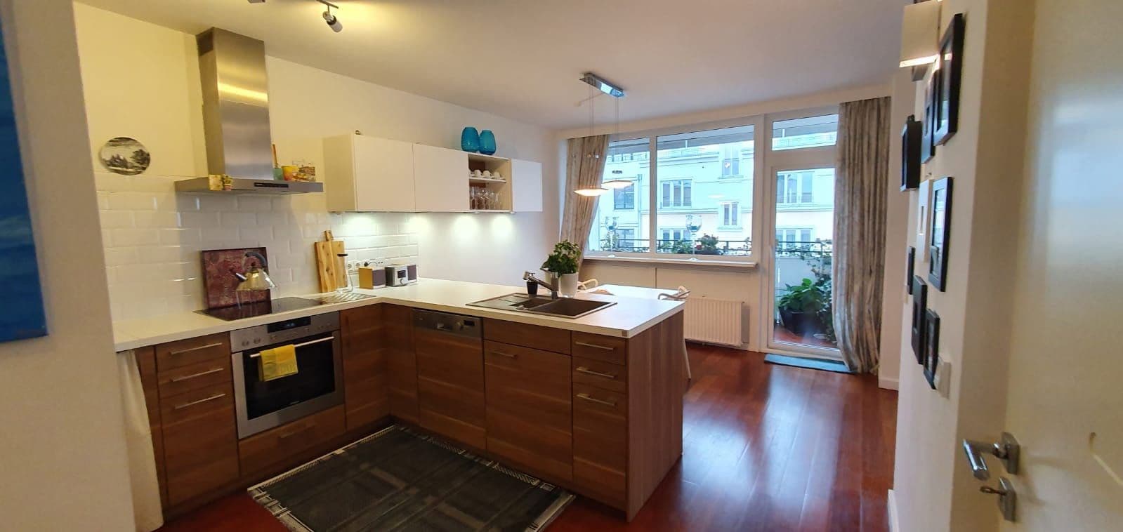Predaj bytu 2-izbový 80 m², Karlsruhe Straße / Kurfürstendamm, Berlin, Berlín Predaj bytu 2-izbový 80 m², Karlsruhe Straße / Kurfürstendamm, Berlin, Berlín