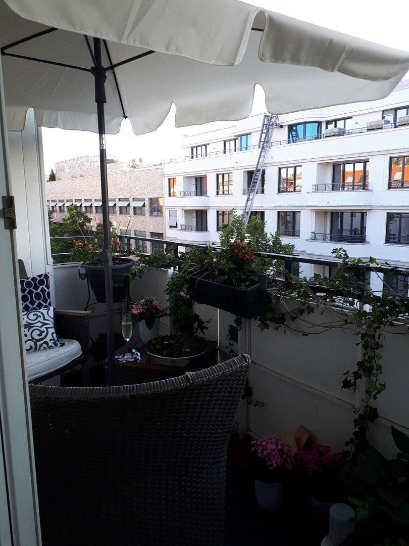 Predaj bytu 2-izbový 80 m², Karlsruhe Straße / Kurfürstendamm, Berlin, Berlín Predaj bytu 2-izbový 80 m², Karlsruhe Straße / Kurfürstendamm, Berlin, Berlín