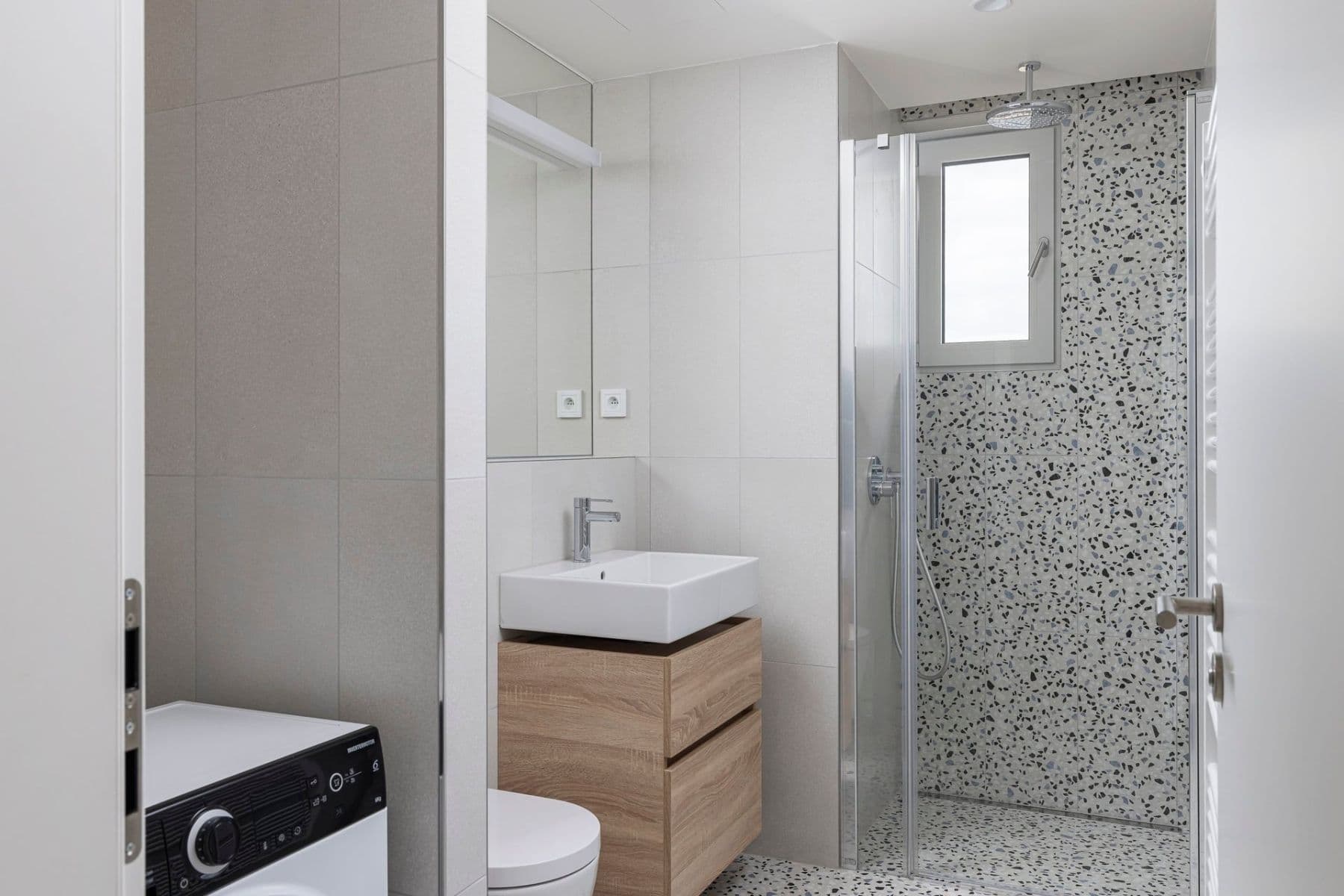 Prenájom bytu 1-izbový 39 m², U Komína, Praha, Praha Prenájom bytu 1-izbový 39 m², U Komína, Praha, Praha