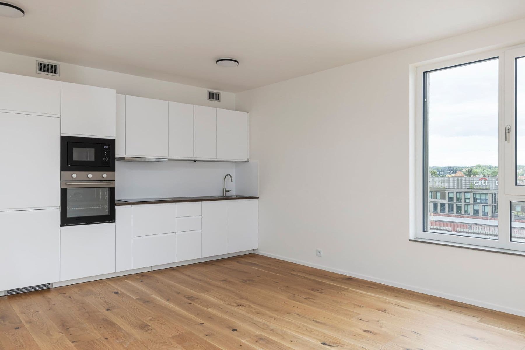 Prenájom bytu 1-izbový 39 m², U Komína, Praha, Praha Prenájom bytu 1-izbový 39 m², U Komína, Praha, Praha