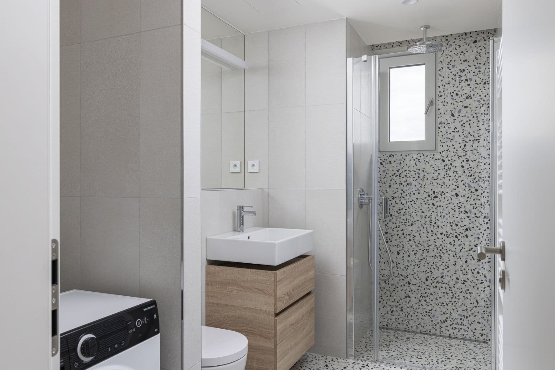 Prenájom bytu 1-izbový 39 m², U Komína, Praha, Praha Prenájom bytu 1-izbový 39 m², U Komína, Praha, Praha