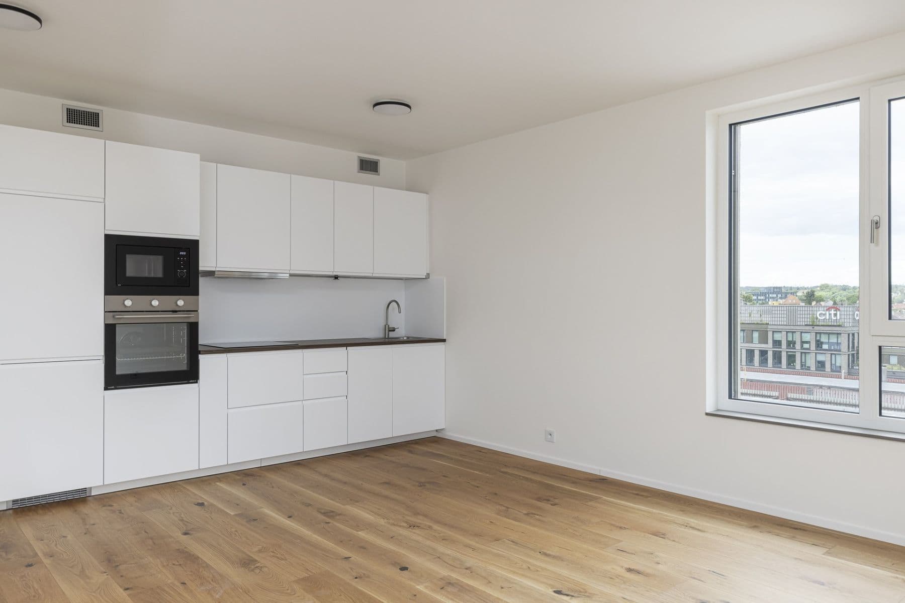 Prenájom bytu 1-izbový 39 m², U Komína, Praha, Praha Prenájom bytu 1-izbový 39 m², U Komína, Praha, Praha