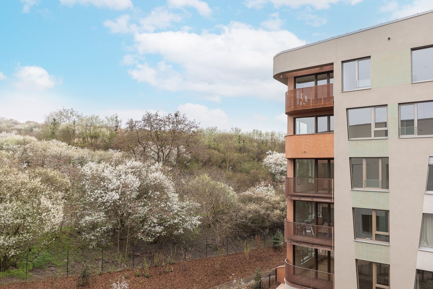 Prenájom bytu 1-izbový 39 m², U Komína, Praha, Praha Prenájom bytu 1-izbový 39 m², U Komína, Praha, Praha