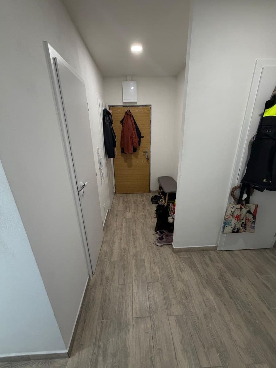 Prenájom bytu 3-izbový 75 m², Smrčenská, Jihlava, Kraj Vysočina Prenájom bytu 3-izbový 75 m², Smrčenská, Jihlava, Kraj Vysočina