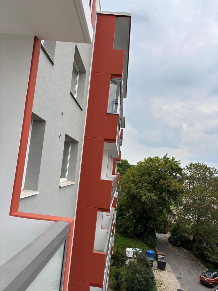 Prenájom bytu 3-izbový 75 m², Smrčenská, Jihlava, Kraj Vysočina Prenájom bytu 3-izbový 75 m², Smrčenská, Jihlava, Kraj Vysočina
