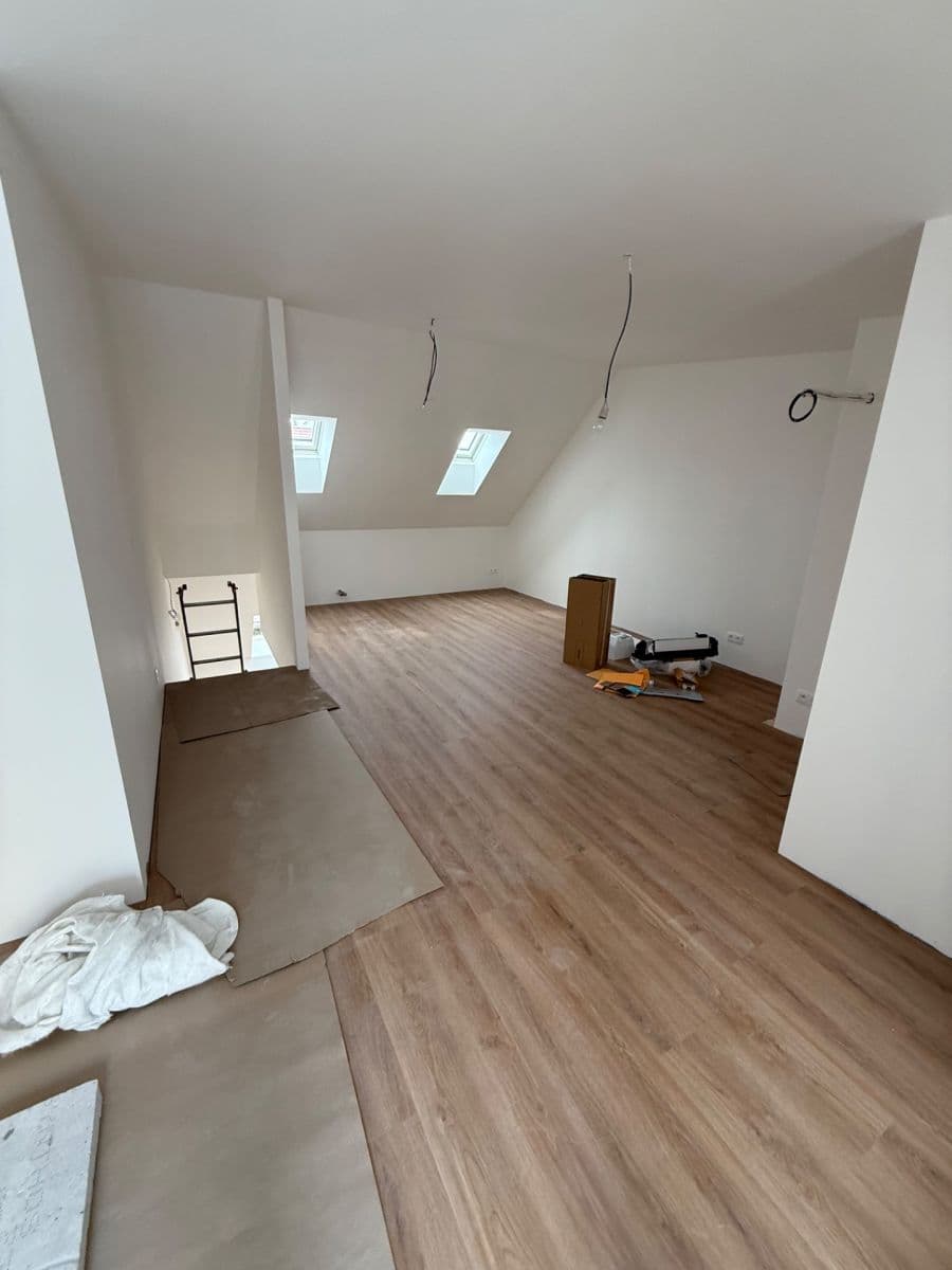 Prenájom bytu 6-izbový 164 m², Chodská, Praha, Praha Prenájom bytu 6-izbový 164 m², Chodská, Praha, Praha