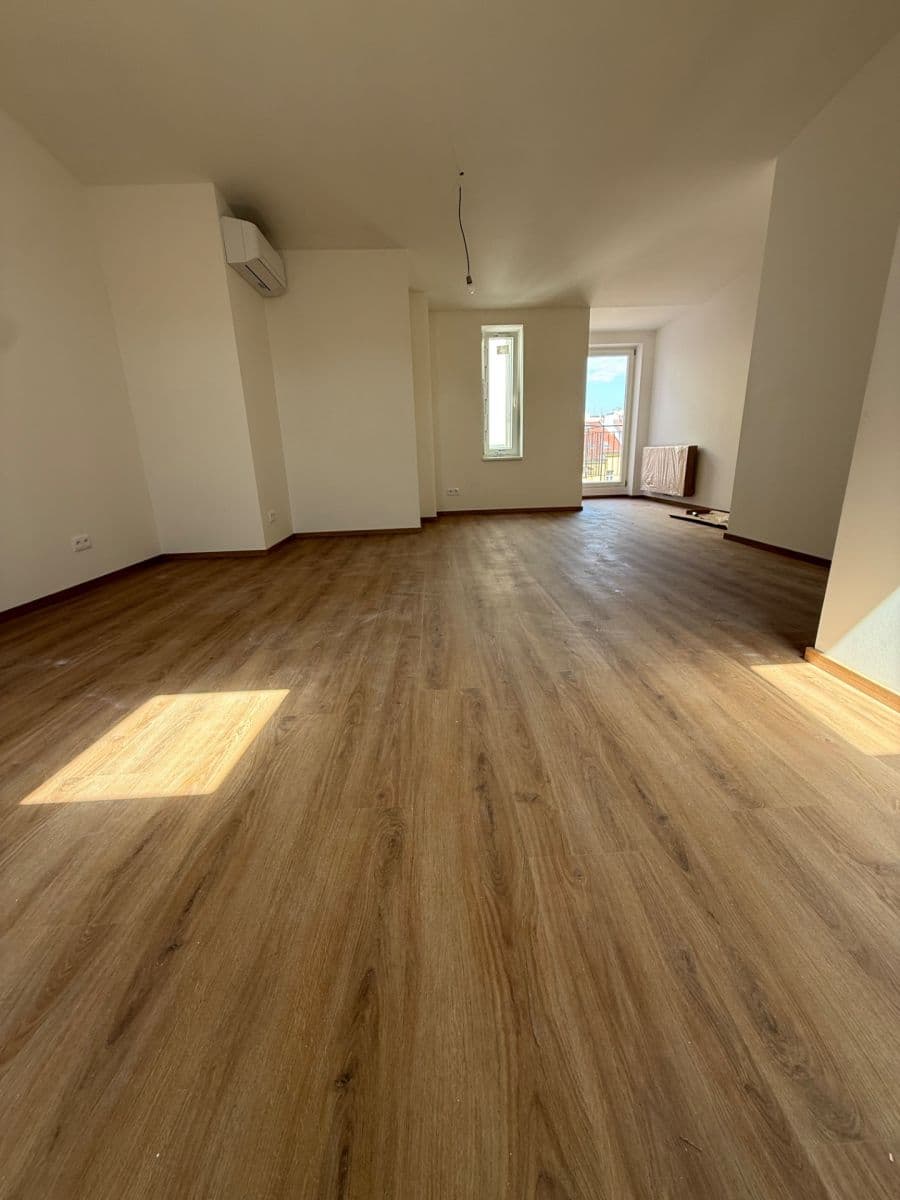 Prenájom bytu 6-izbový 164 m², Chodská, Praha, Praha Prenájom bytu 6-izbový 164 m², Chodská, Praha, Praha