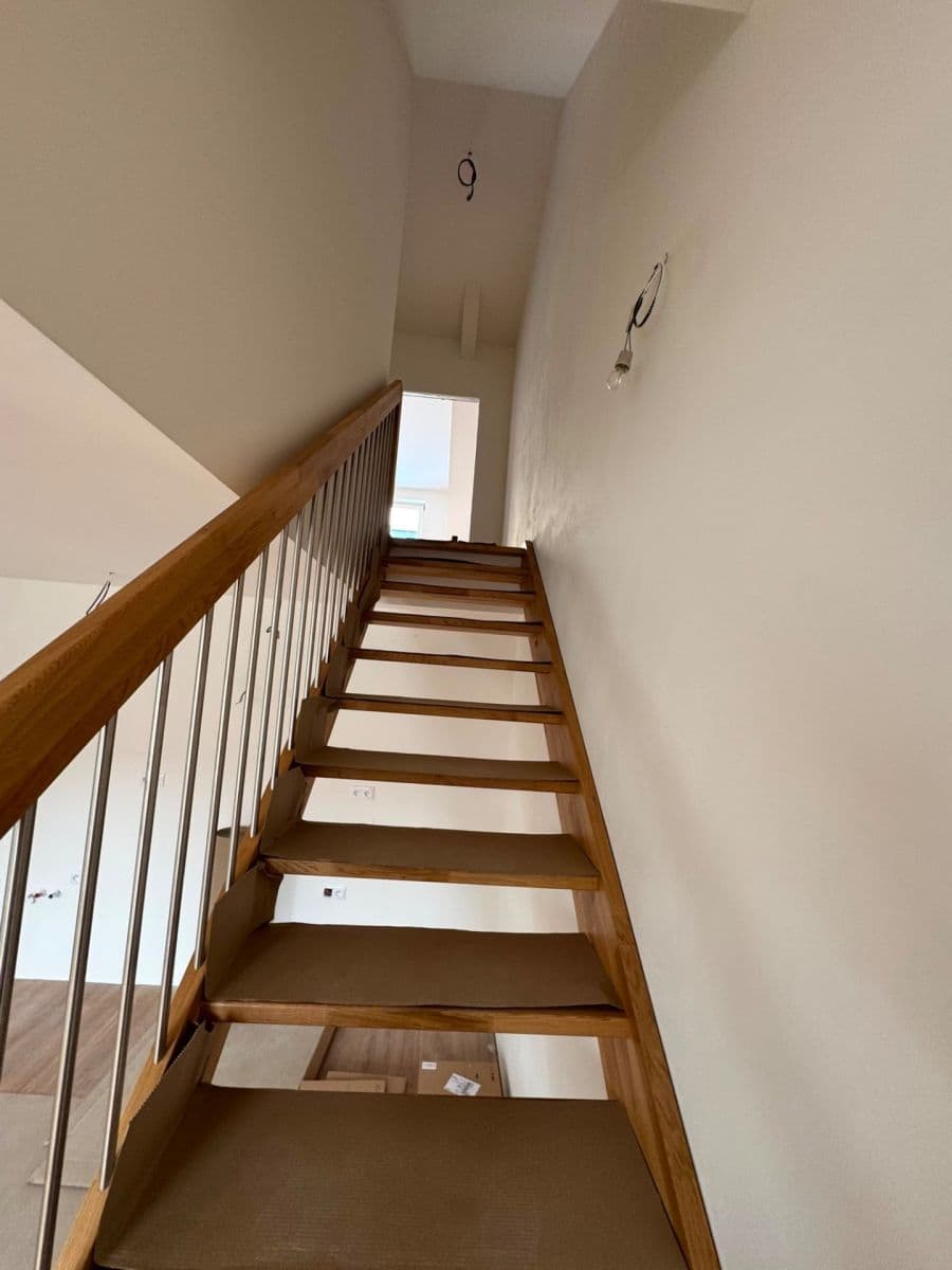 Prenájom bytu 6-izbový 164 m², Chodská, Praha, Praha Prenájom bytu 6-izbový 164 m², Chodská, Praha, Praha