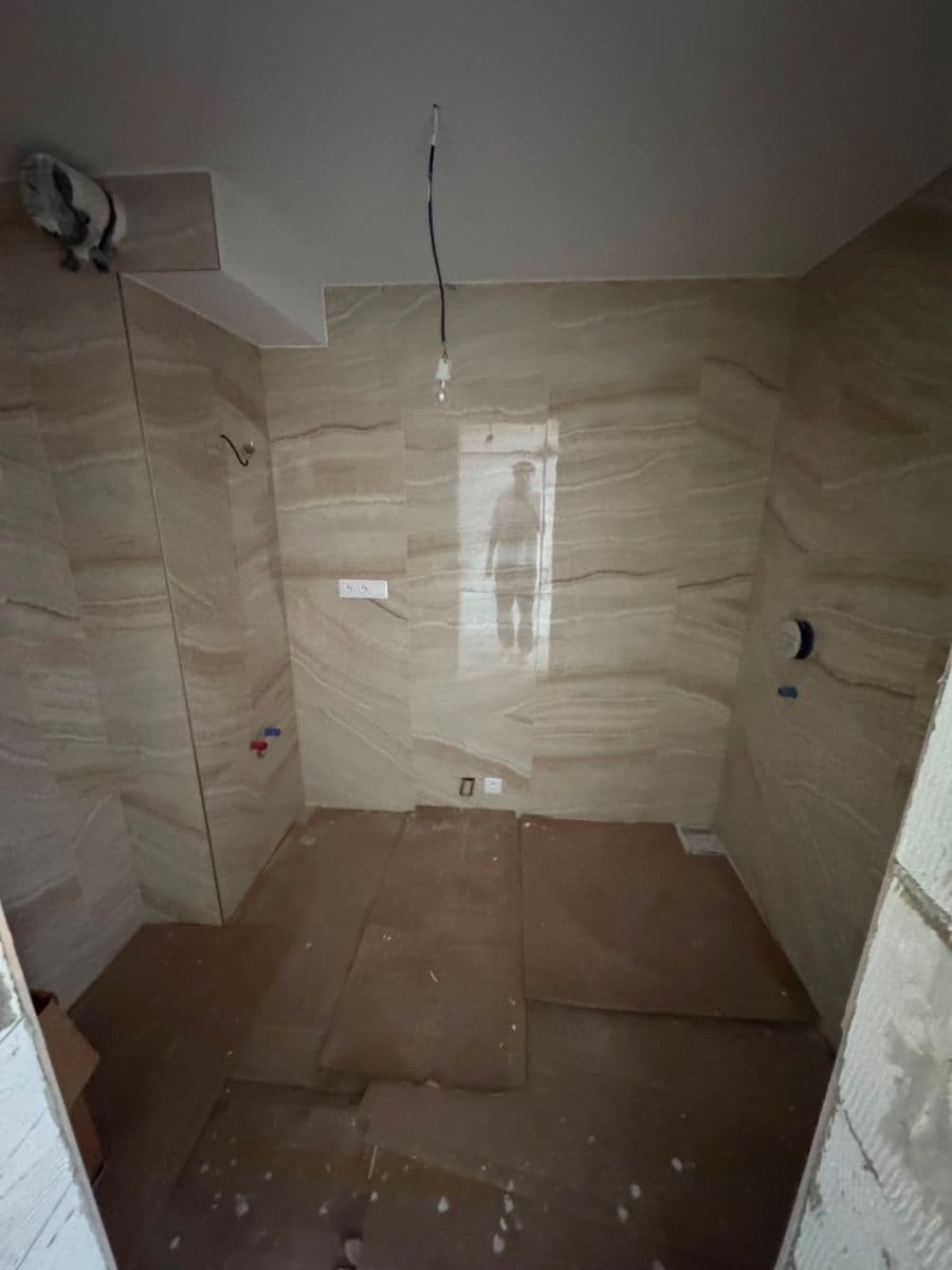 Prenájom bytu 3-izbový 100 m², Chodská, Praha, Praha Prenájom bytu 3-izbový 100 m², Chodská, Praha, Praha