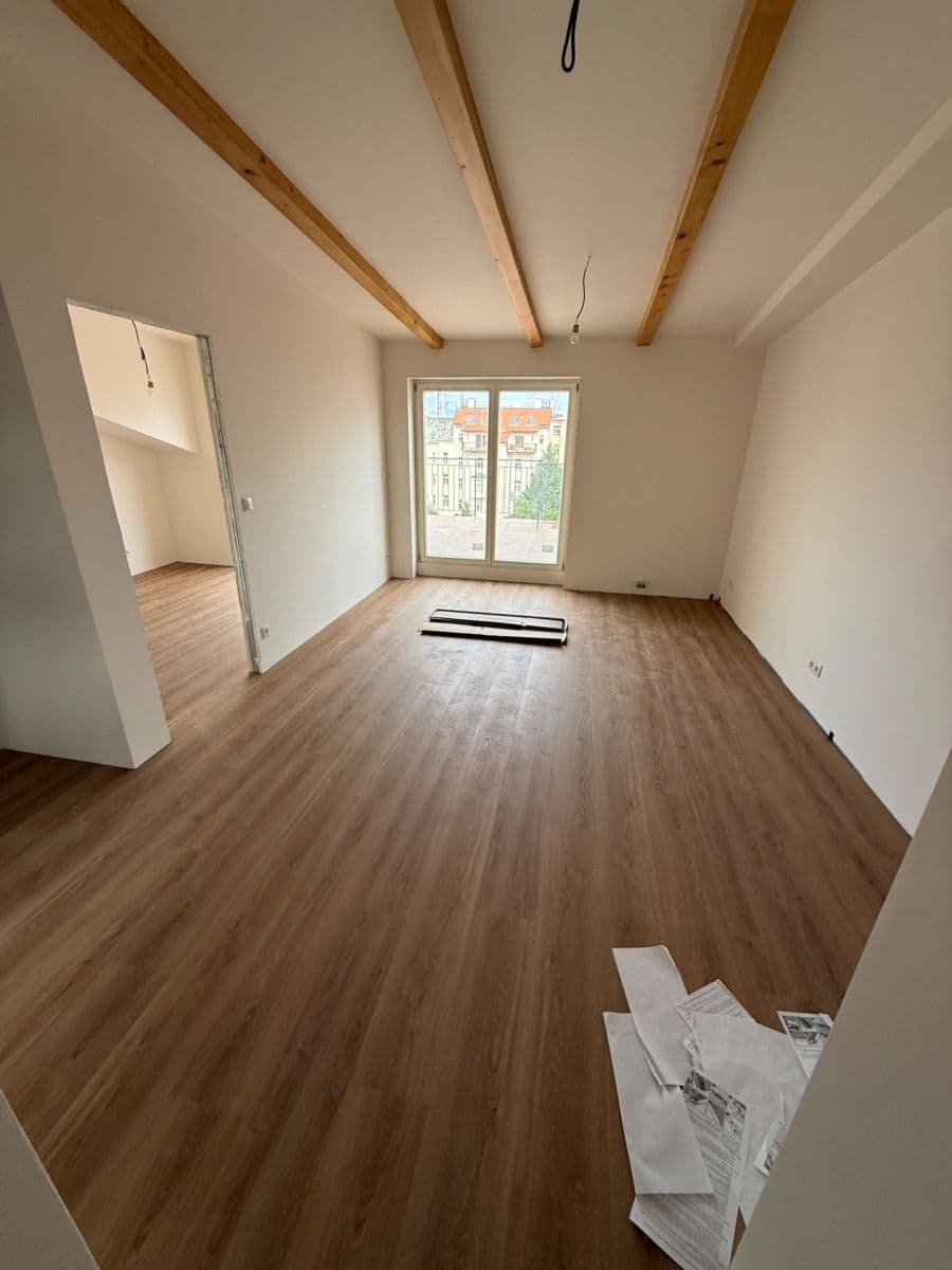 Prenájom bytu 2-izbový 85 m², Chodská, Praha, Praha Prenájom bytu 2-izbový 85 m², Chodská, Praha, Praha
