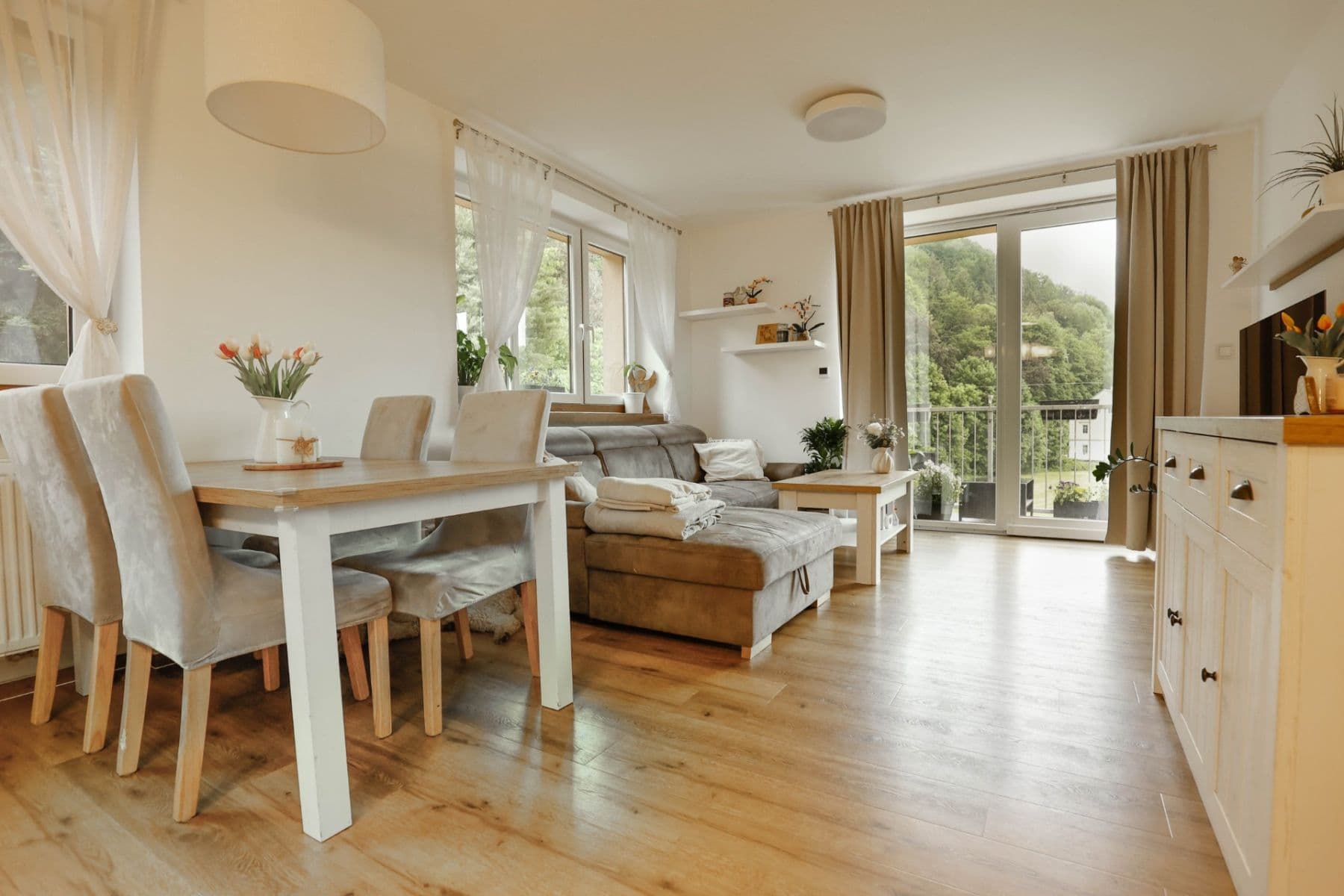Predaj bytu 3-izbový 101 m², Adamovská, Trutnov, Královéhradecký kraj Predaj bytu 3-izbový 101 m², Adamovská, Trutnov, Královéhradecký kraj
