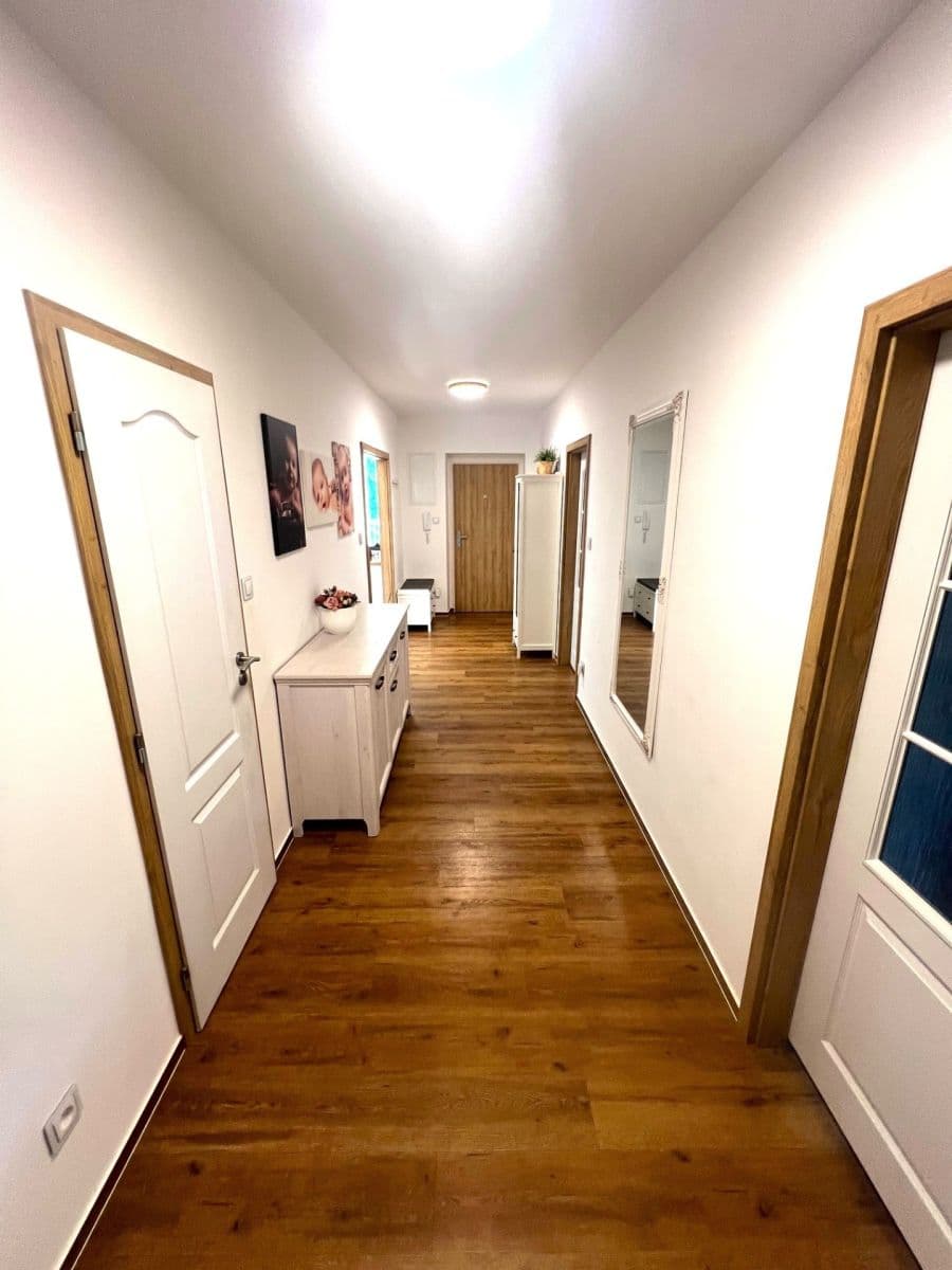 Predaj bytu 3-izbový 101 m², Adamovská, Trutnov, Královéhradecký kraj Predaj bytu 3-izbový 101 m², Adamovská, Trutnov, Královéhradecký kraj