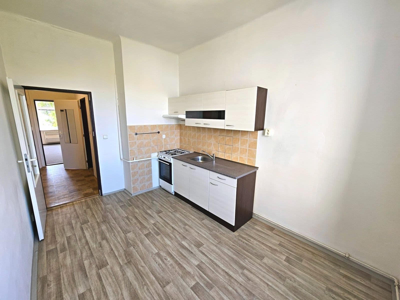 Prenájom bytu 1-izbový 40 m², Karáskovo náměstí, Brno, Jihomoravský kraj Prenájom bytu 1-izbový 40 m², Karáskovo náměstí, Brno, Jihomoravský kraj