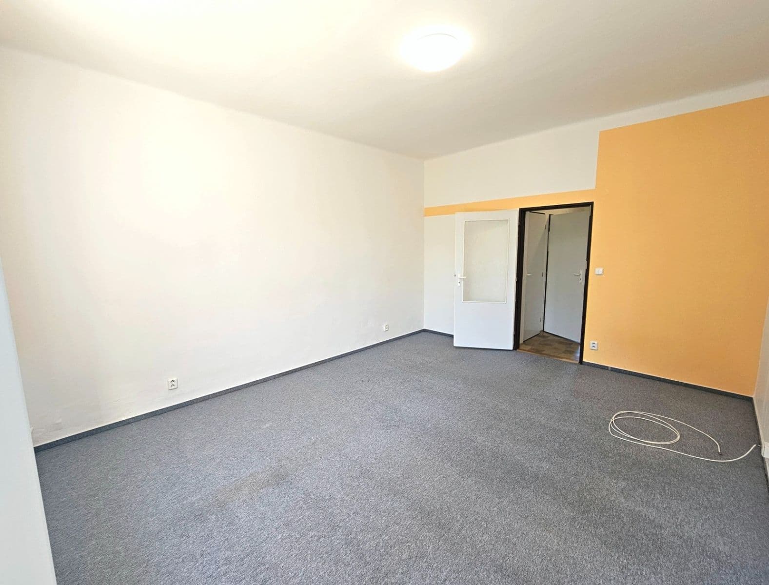 Prenájom bytu 1-izbový 40 m², Karáskovo náměstí, Brno, Jihomoravský kraj Prenájom bytu 1-izbový 40 m², Karáskovo náměstí, Brno, Jihomoravský kraj