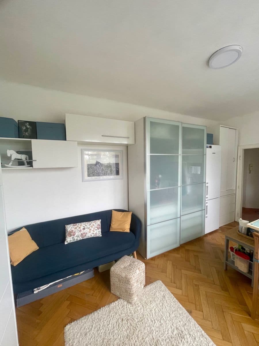 Prenájom bytu 1-izbový 24 m², náměstí Hrdinů, Praha, Praha Prenájom bytu 1-izbový 24 m², náměstí Hrdinů, Praha, Praha