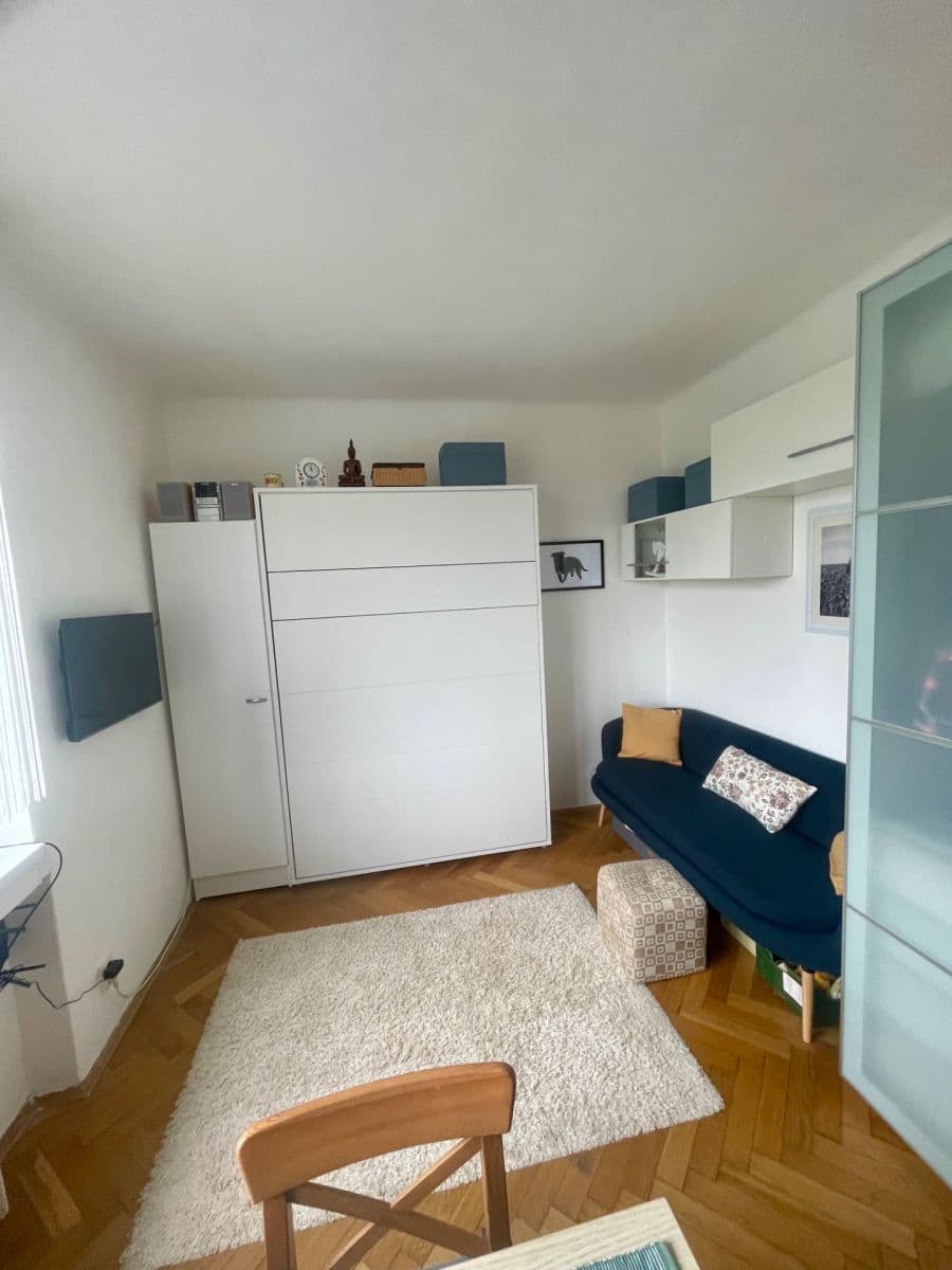 Prenájom bytu 1-izbový 24 m², náměstí Hrdinů, Praha, Praha Prenájom bytu 1-izbový 24 m², náměstí Hrdinů, Praha, Praha