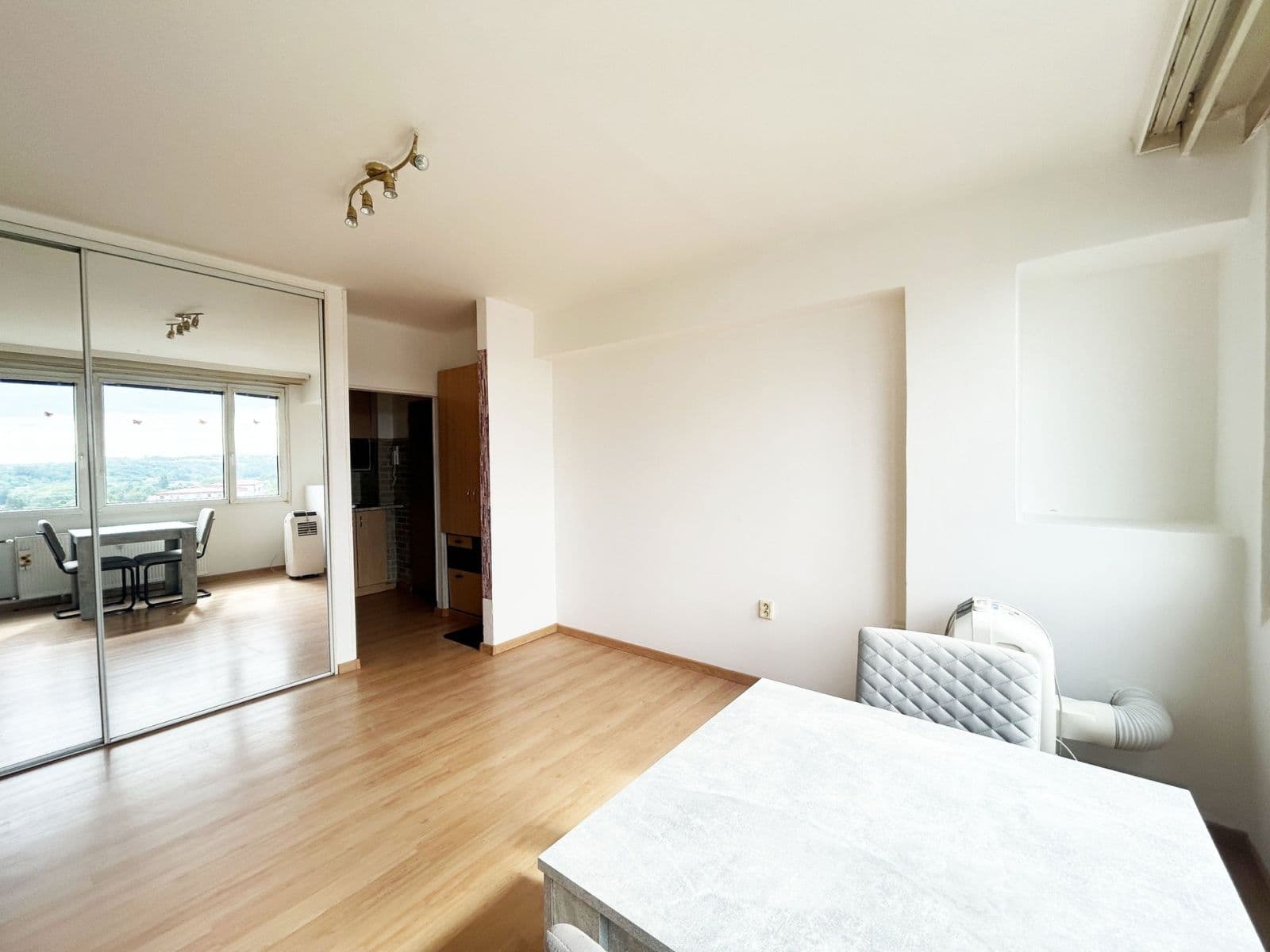 Prenájom bytu 1-izbový 23 m², K Červenému vrchu, Praha, Praha Prenájom bytu 1-izbový 23 m², K Červenému vrchu, Praha, Praha