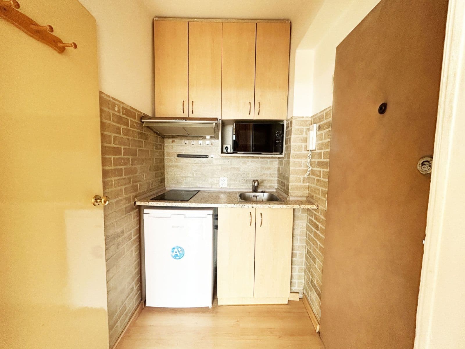 Prenájom bytu 1-izbový 23 m², K Červenému vrchu, Praha, Praha Prenájom bytu 1-izbový 23 m², K Červenému vrchu, Praha, Praha