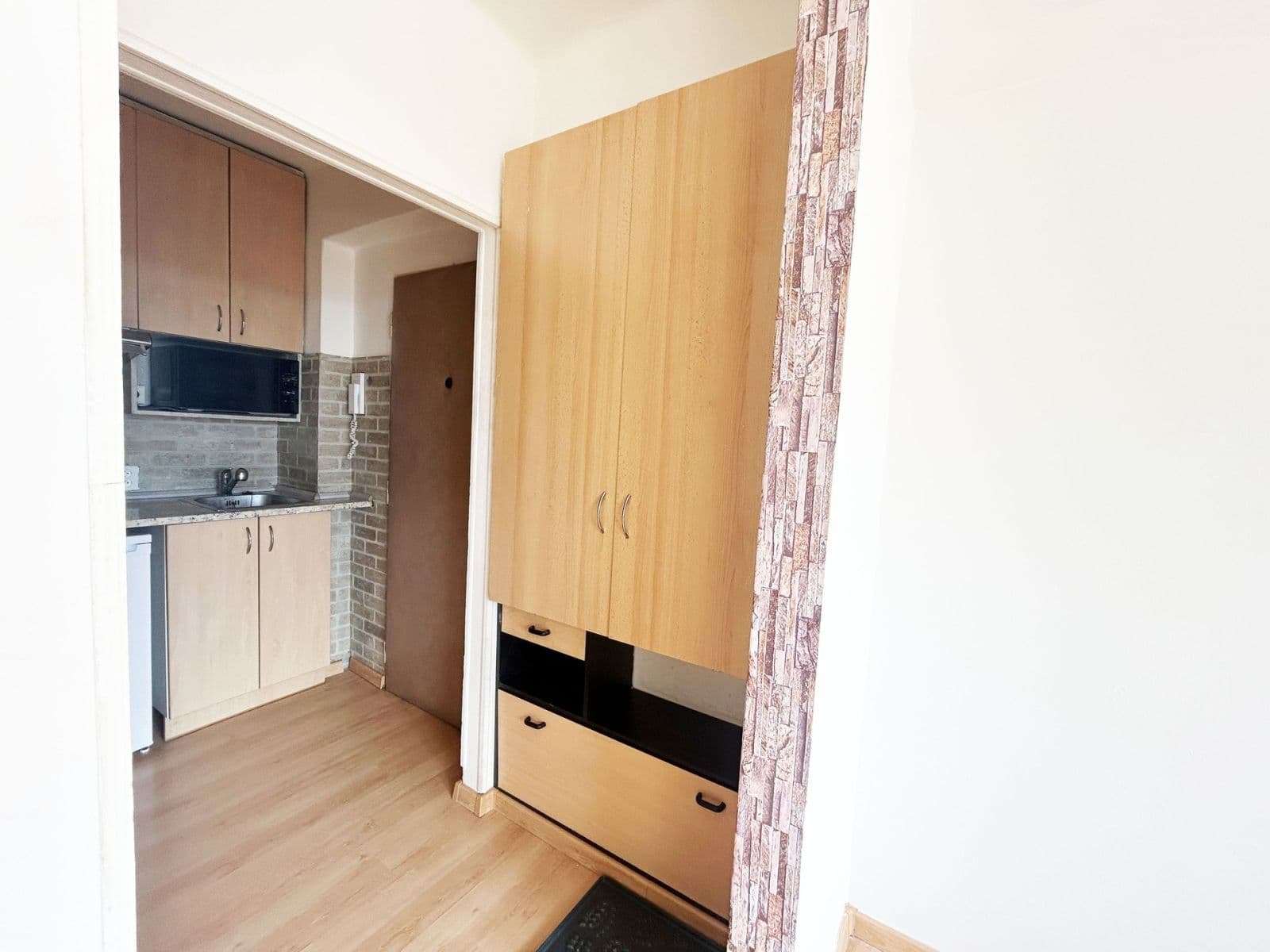 Prenájom bytu 1-izbový 23 m², K Červenému vrchu, Praha, Praha Prenájom bytu 1-izbový 23 m², K Červenému vrchu, Praha, Praha