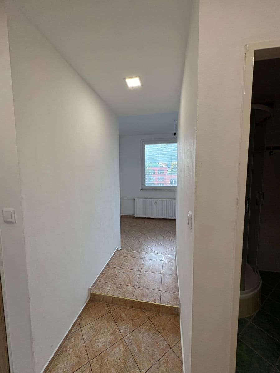 Prenájom bytu 3-izbový 70 m², Trnkova, Olomouc, Olomoucký kraj Prenájom bytu 3-izbový 70 m², Trnkova, Olomouc, Olomoucký kraj