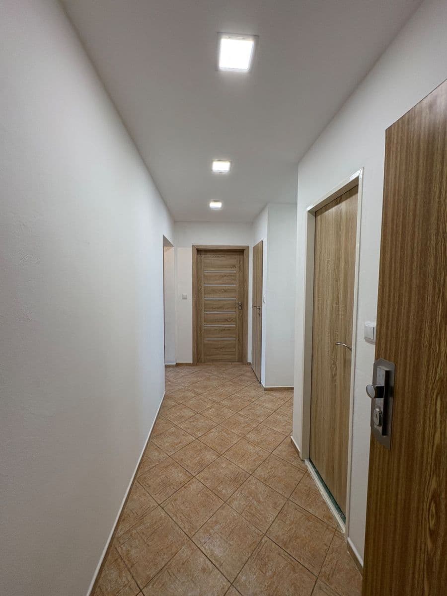 Prenájom bytu 3-izbový 70 m², Trnkova, Olomouc, Olomoucký kraj Prenájom bytu 3-izbový 70 m², Trnkova, Olomouc, Olomoucký kraj